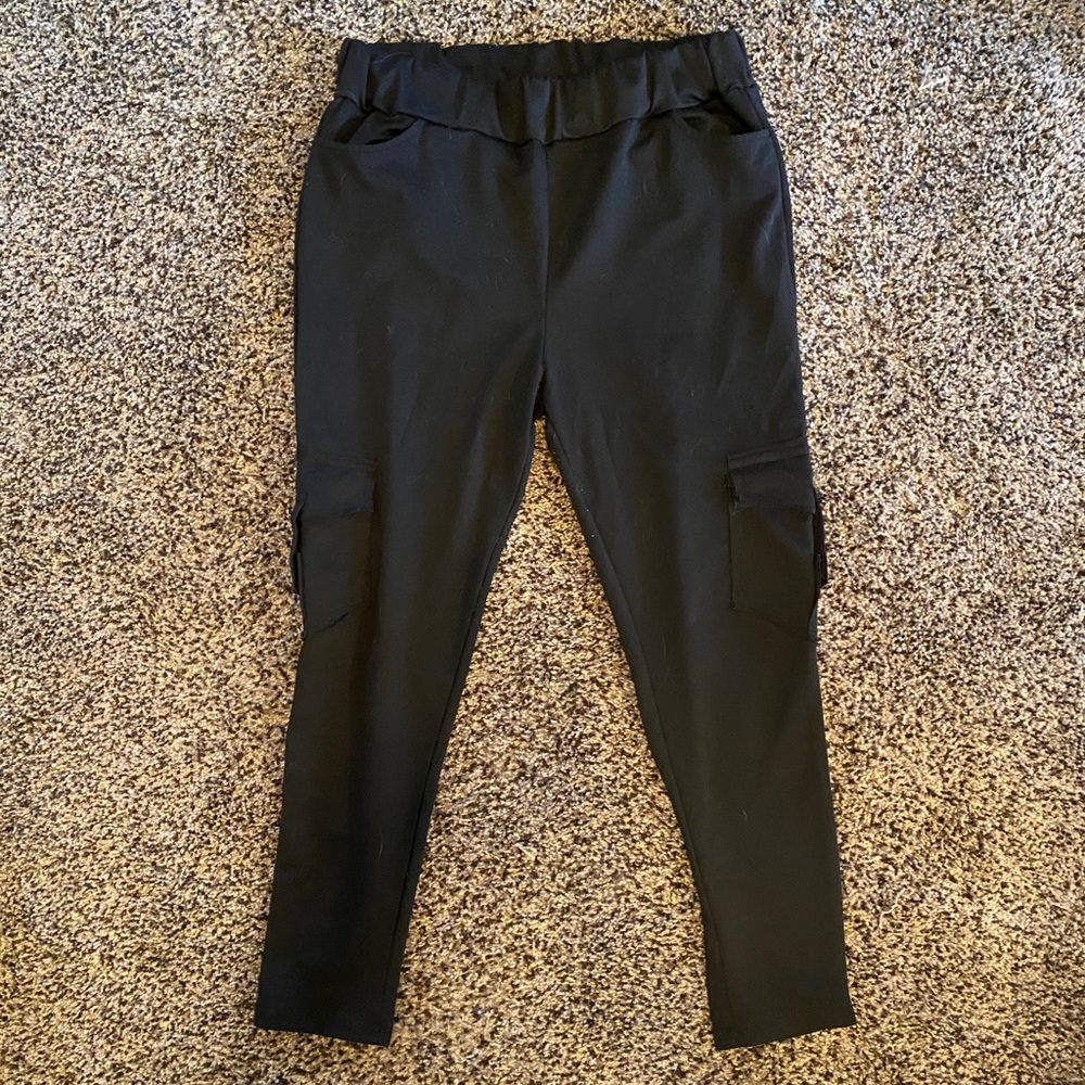 Women’s Black Pant - Cargo Style